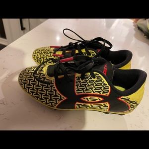 Under armour boys soccer cleats size 12